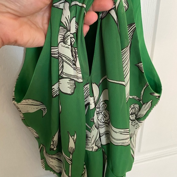 Taylor Printed Crisscross Maxi Dress - Picture 6 of 9